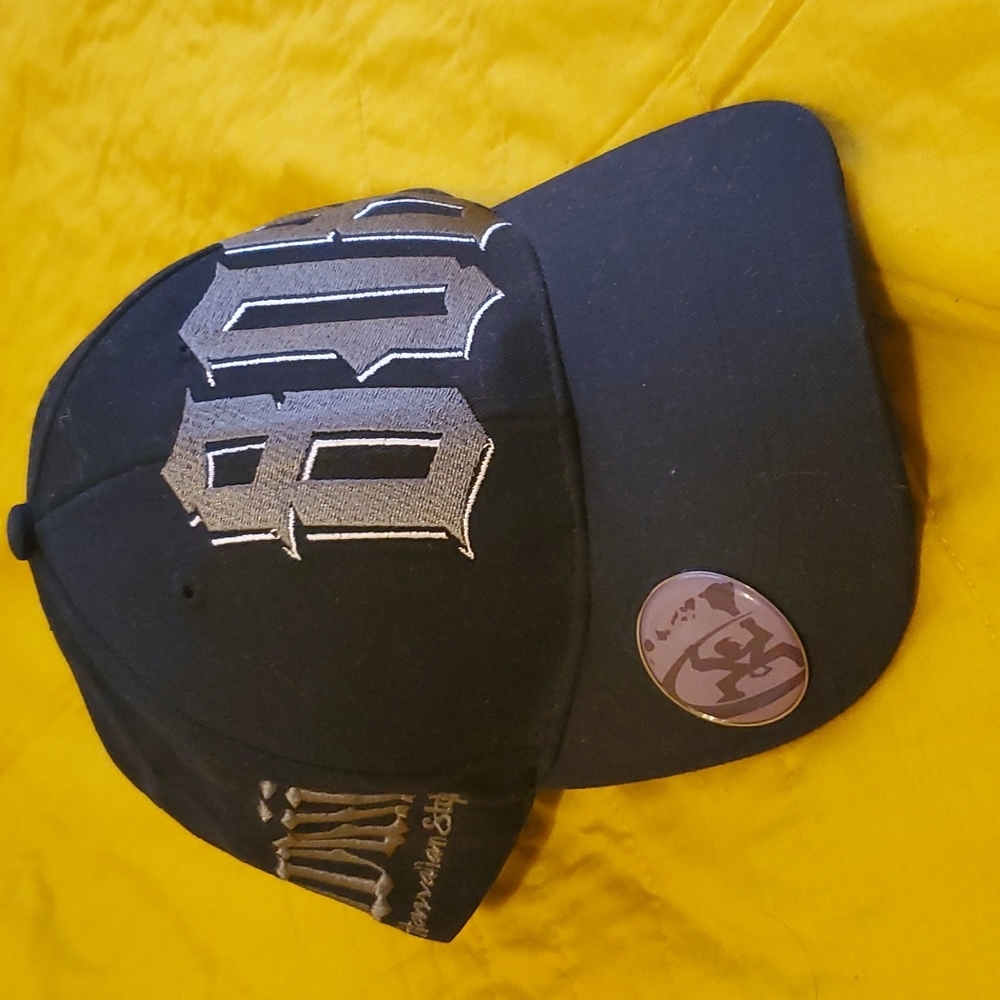 NWOT. Black Hawaii Cap